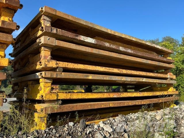 Quantity of (4) 8 ft x 16 ft (4 in Wall) Trench Sh Εξαρτήματα και ανταλλακτικά εξοπλισμού γεωτρήσεων