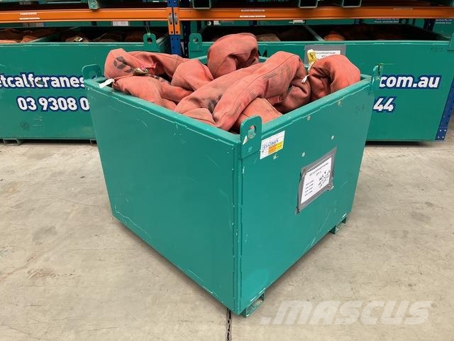 Quantity of (4) 80 t x 6 m Soft Sling Other
