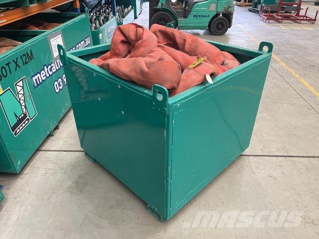 Quantity of (4) 80 t x 6 m Soft Sling Other