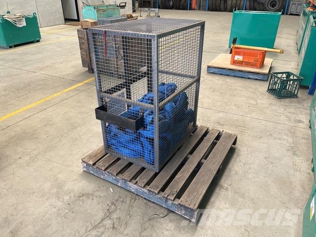  Quantity of (4) 8t x 6 m Sling Sonstige Baumaschinen