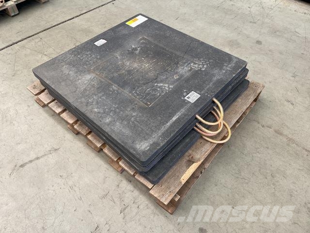  Quantity of (4) 900 mm x 900 mm 35 Tonne UHMW Poly Other