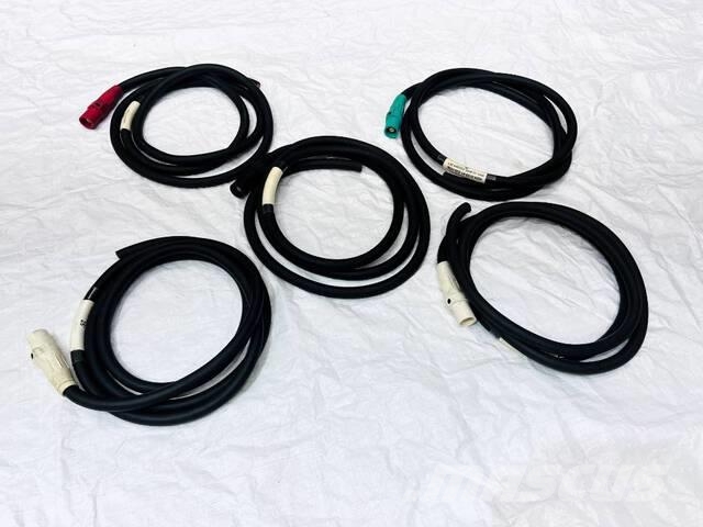  Quantity of (5) 400 Amp Power Distribution Cam-Typ 건설 장비 - 기타