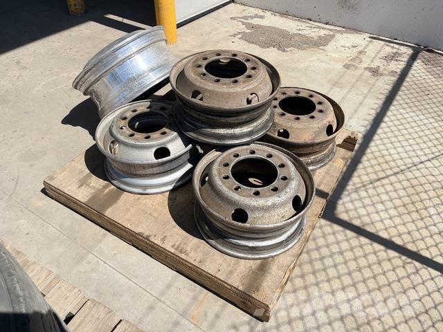 Quantity of (6) 17.5x6.00 & 22.5x8.25 Wheels Sonstige Baumaschinen