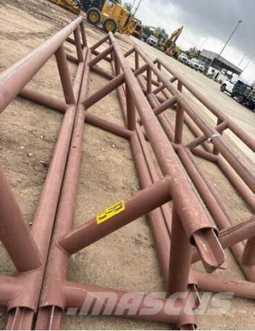  Quantity of 8 Global Kitting Tables / Pipe Racks Строителство - Други