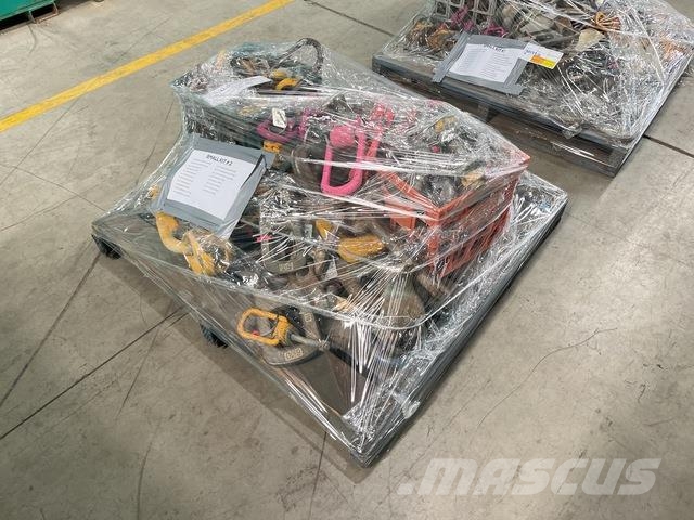 Quantity of Assorted Rigging Sonstige Baumaschinen