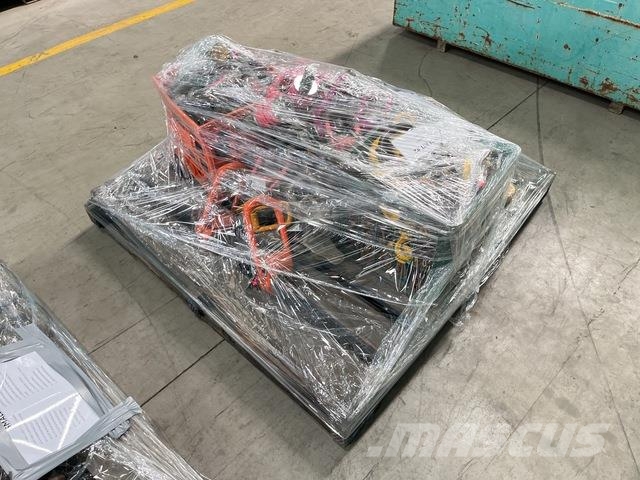 Quantity of Assorted Rigging Sonstige Baumaschinen