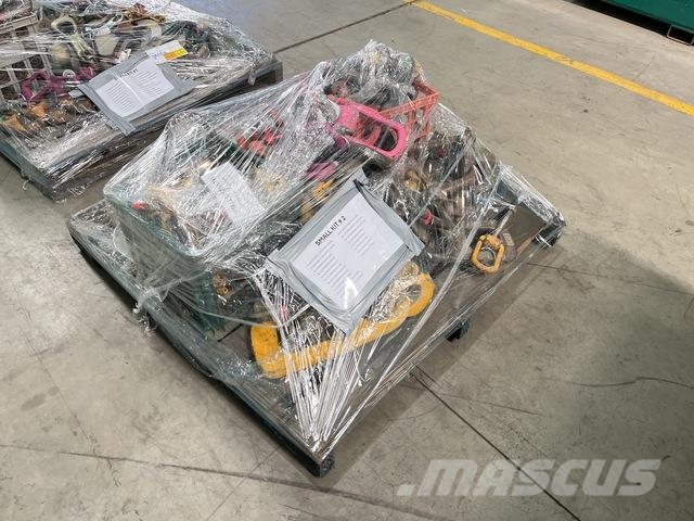 Quantity of Assorted Rigging Sonstige Baumaschinen