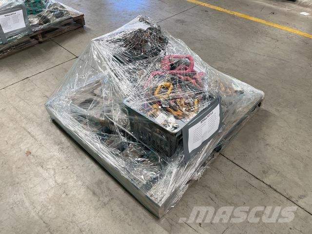 Quantity of Assorted Rigging Sonstige Baumaschinen