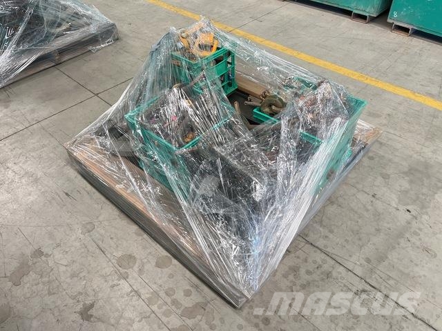 Quantity of Assorted Rigging Sonstige Baumaschinen