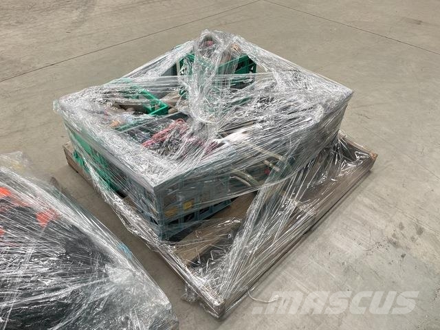 Quantity of Assorted Rigging Sonstige Baumaschinen