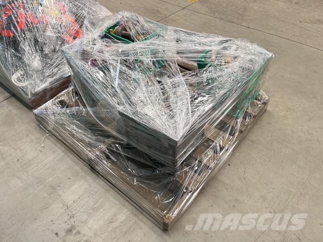 Quantity of Assorted Rigging Sonstige Baumaschinen