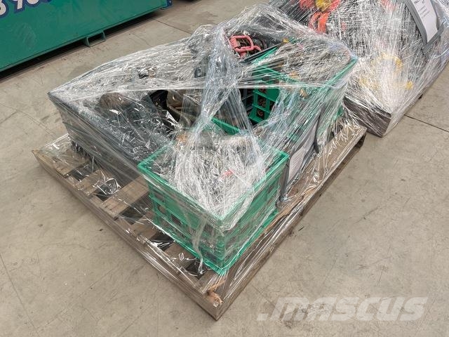 Quantity of Assorted Rigging Sonstige Baumaschinen