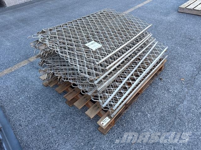 Quantity of Block Corner Protectors Andre lastebiler