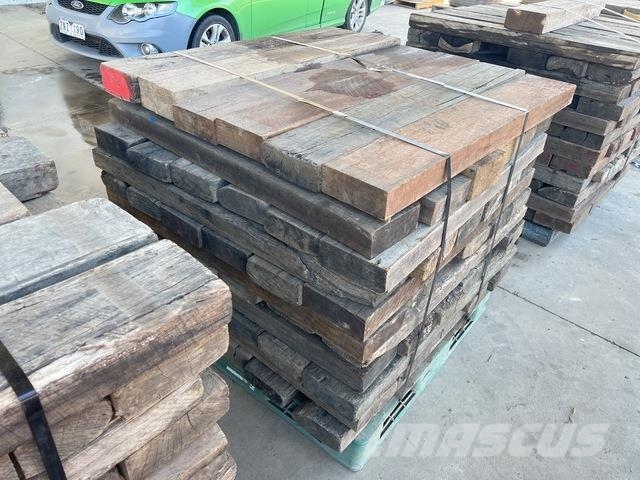 Quantity of Crane Outrigger Hardwood Timbers Інші крани