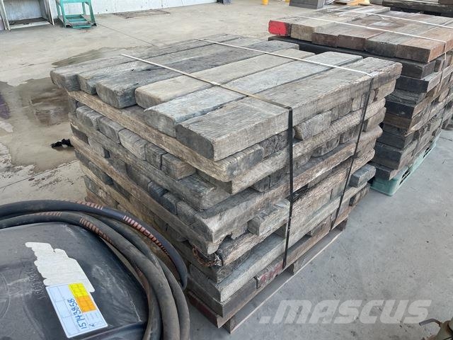 Quantity of Crane Outrigger Hardwood Timbers Інші крани