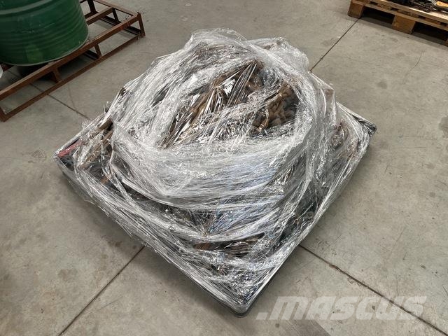  Quantity of Dogs Binders معدات البناء - غير ذلك