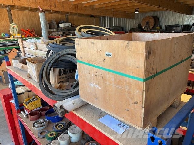 Quantity of Misc Parts & Belts Transport – ostalo