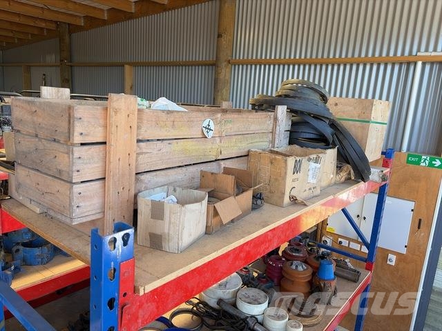 Quantity of Misc Parts & Belts Transport – ostalo