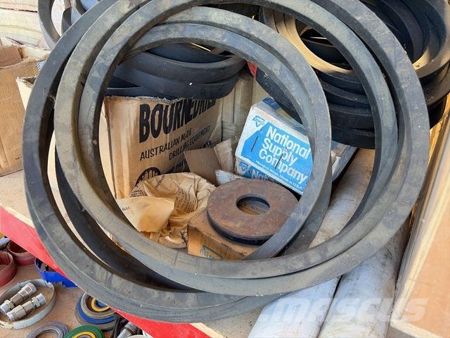 Quantity of Misc Parts & Belts Transport – ostalo