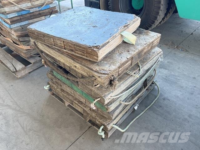  Quantity of Timber Crane Mats معدات البناء - غير ذلك