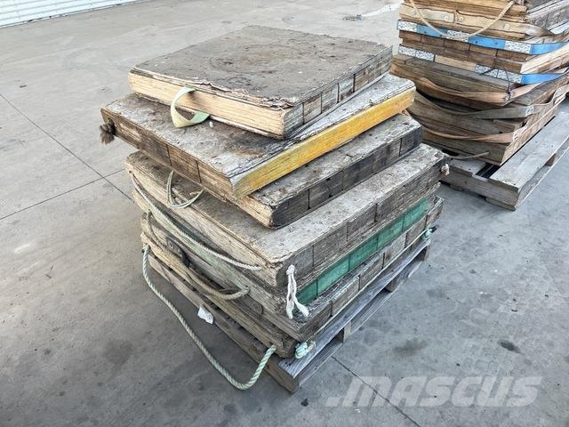  Quantity of Timber Crane Mats معدات البناء - غير ذلك
