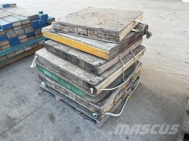  Quantity of Timber Crane Mats معدات البناء - غير ذلك