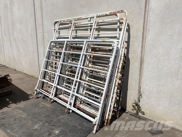  Quantity of Trailer Headboard Gates Other components