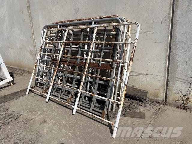 Quantity of Trailer Headboard Gates Other components