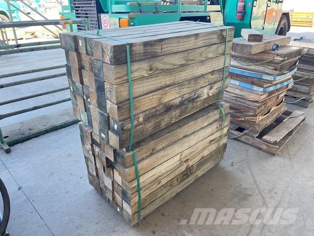 Quantity of Treated Timber Blocks Autre grue