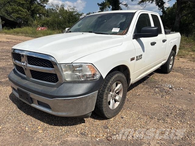RAM 1500 Pikapai / Bortiniai sunkvežimiai