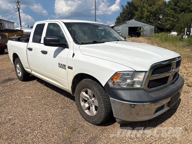 RAM 1500 Pikapai / Bortiniai sunkvežimiai