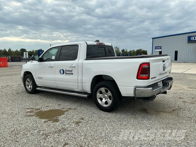 RAM 1500 Пикапи