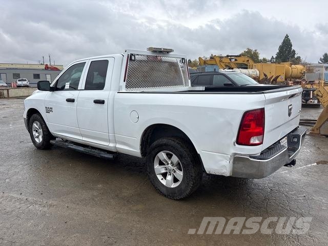 RAM 1500 Бортовые фургоны
