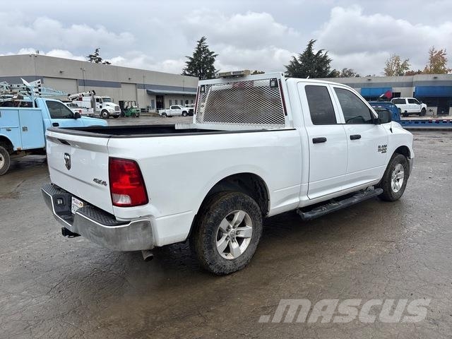 RAM 1500 Бортовые фургоны
