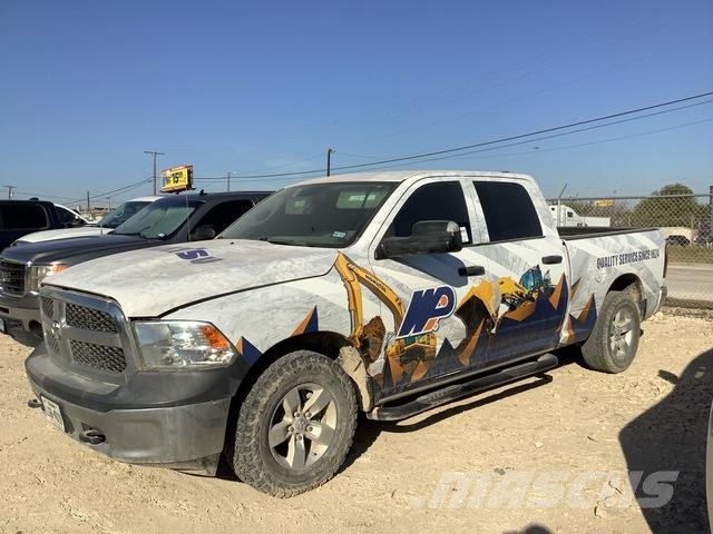 RAM 1500 皮卡.傳統半斗卡車/側卸板