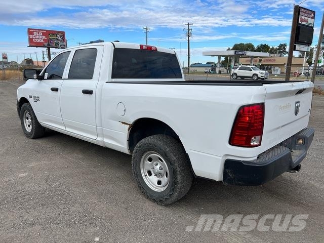 RAM 1500 Бортовые фургоны