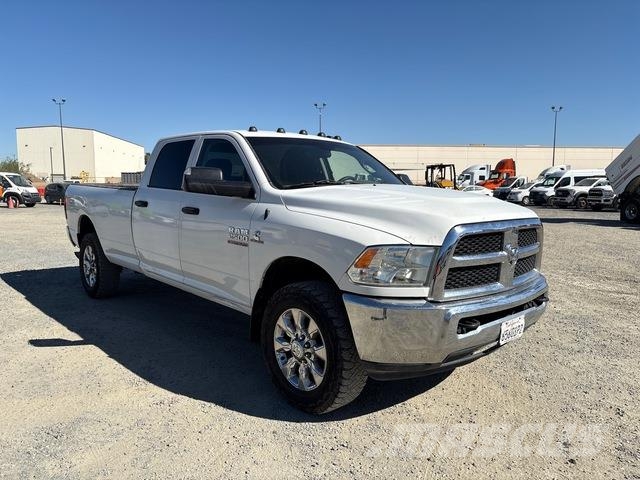 RAM 2500 شاحنات خفيفة/مفصلية الجوانب