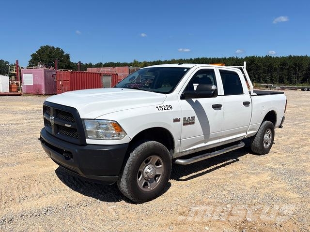 RAM 2500 شاحنات خفيفة/مفصلية الجوانب
