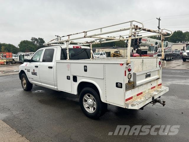 RAM 2500 Vieglais kravas automobilis/izkraušana no sāniem