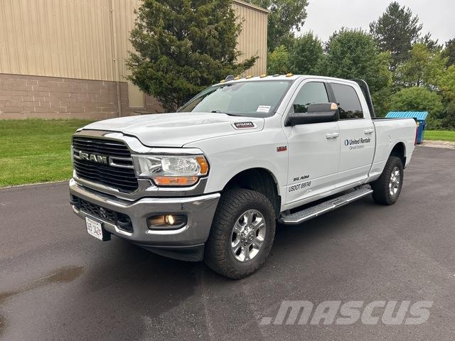 RAM 2500 Kis teherszállító/Platós kocsi