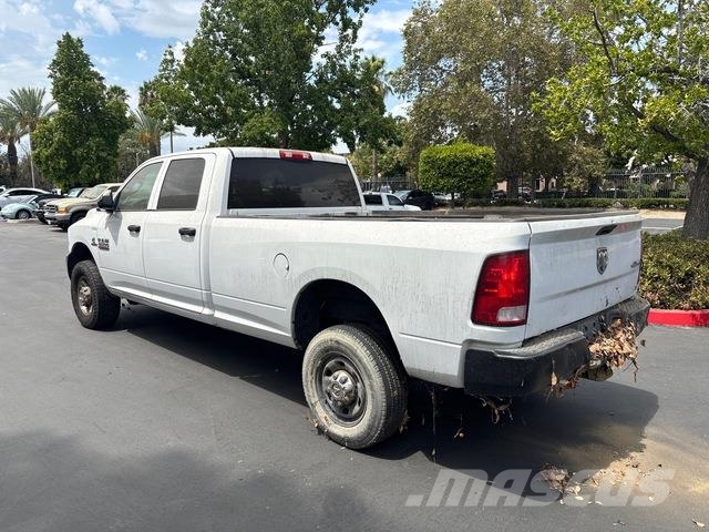 RAM 2500 Furgonetas caja abierta