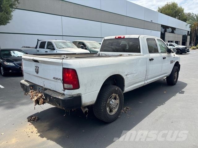 RAM 2500 Furgonetas caja abierta