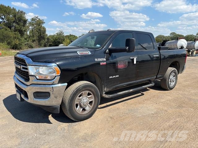 RAM 2500 شاحنات خفيفة/مفصلية الجوانب