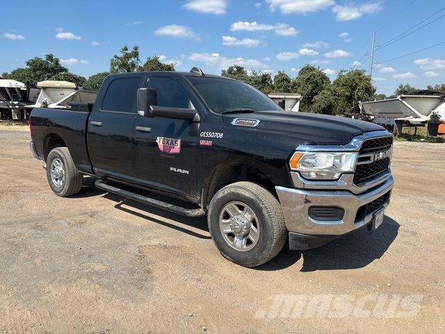 RAM 2500 شاحنات خفيفة/مفصلية الجوانب