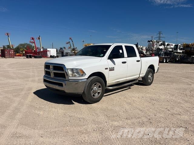 RAM 2500 Caja abierta/laterales abatibles