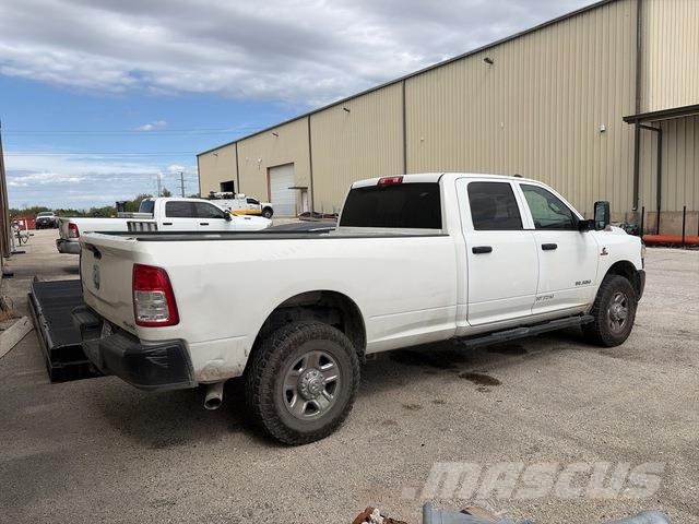 RAM 2500 Pick up de caixa aberta