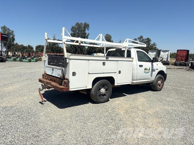 RAM 3500 Furgonetas caja abierta