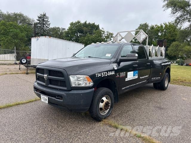 RAM 3500 Furgonetas caja abierta