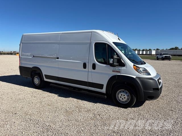 RAM 3500 ProMaster Lieferwagen