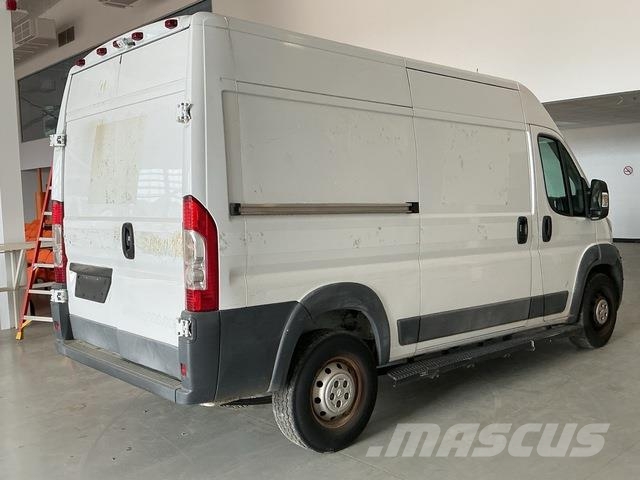 RAM Promaster 2500 Busy / Vany